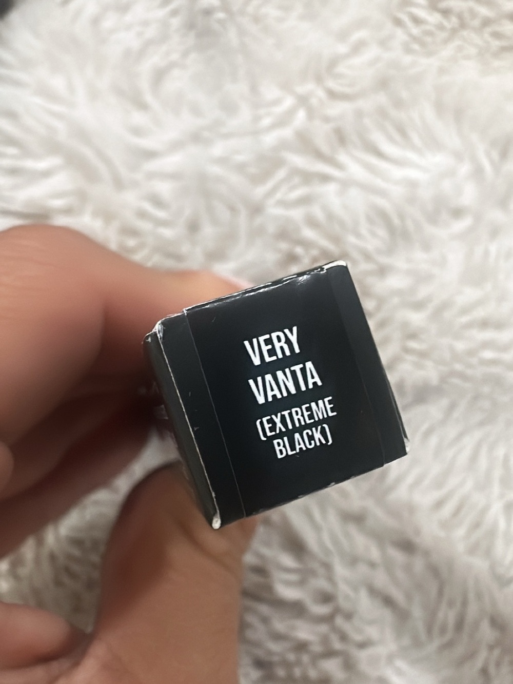 HUDA BEAUTY Very Vanta Retractable Eyeliner Pencil - Black - Picture 3 of 3